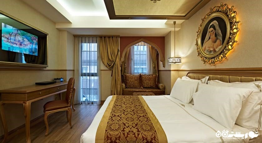 تخت بزرگ اتاق دلوکس